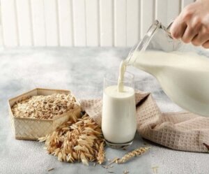 Egenskapene og fordelene med havremelk