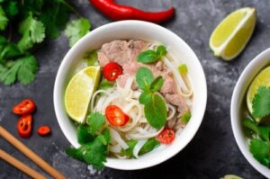 Hva er Pho-suppe og hva er fordelene med den?
