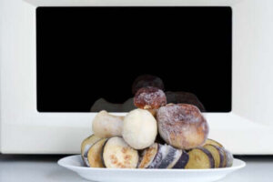 Sopp i mikrobølgeovn: en rask og enkel oppskrift