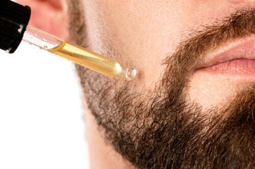 En naturlig hjemmelaget balsam for å stimulere skjeggvekst