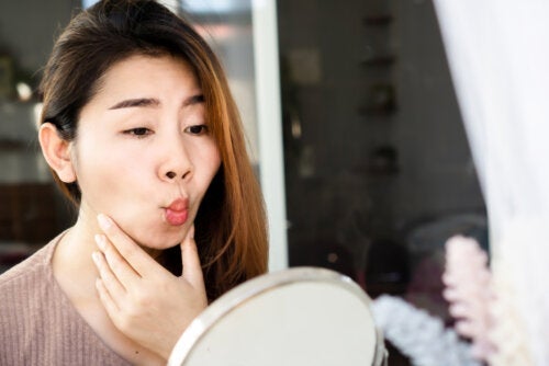 9 tips for å miste fett og definere ansiktet ditt