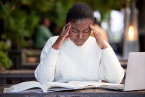 9 tips og teknikker for å studere hvis du har ADHD