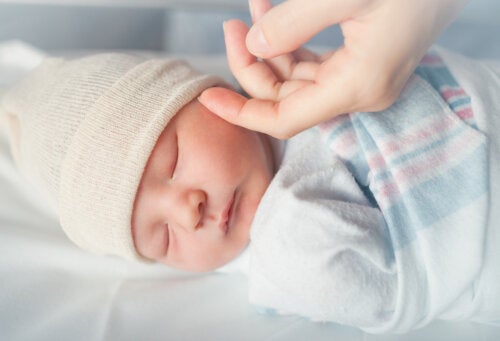 9 tips for å holde babyen din varm på kalde netter