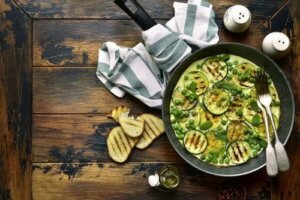 Saftig vegansk squash-omelett