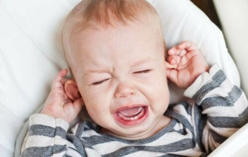 Tips for hvordan du kan lindre en øreinfeksjon hos babyer og barn