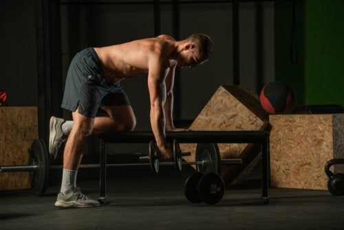 Hvordan gjøre triceps-kickback