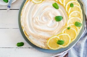 Meieri- og glutenfri sitronmarengspai