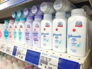 Dette er grunnen til at Johnson & Johnson vil slutte å selge talkumpulver