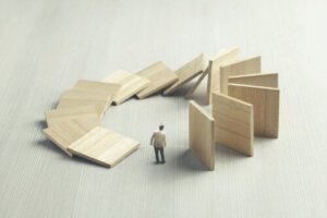 Karmaens 12 lover og deres forklaring