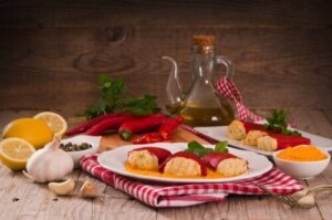 Klassisk oppskrift på fylt paprika med torsk og reker