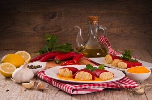 Klassisk oppskrift på fylt paprika med torsk og reker