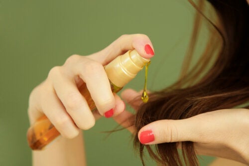 Dimetikon for hår: bruksområder, mulige risikoer og alternativer