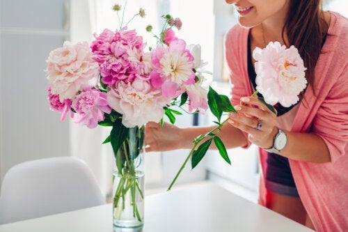 9 triks for å bevare avskårne blomster i lengre tid