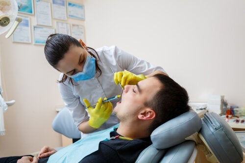 Lokalbedøvelse hos tannlegen: Oppdag fordelene og risikoene