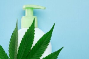 Hva er CBD-sjampo og hva er fordelene med den?