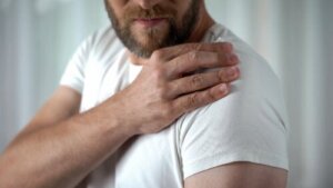 Forkalkning i skulderen: Symptomer og årsaker