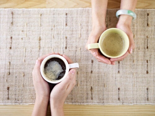 Te eller kaffe etter et måltid: bra eller dårlig?