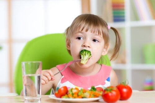 Et vegetarisk kosthold for barn: fordeler og ulemper