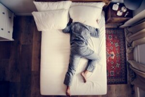 7 tips for å forbedre akustikken i et rom