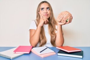 Eksitatorisk og hemmende betinging: Hva du trenger å vite