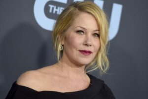 Christina Applegate: Hennes tidlige symptomer på MS som ikke ble identifisert i tide