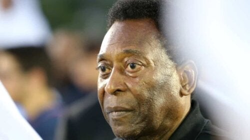 Pelé dør på sykehus av tykktarmskreft: Lær mer om denne sykdommen