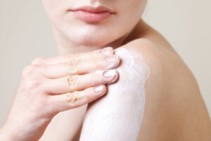 Sommerfuglhud: Ekstrem hudskjørhet