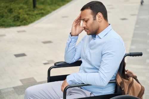 Progressiv supranukleær parese: Symptomer, årsaker og behandling