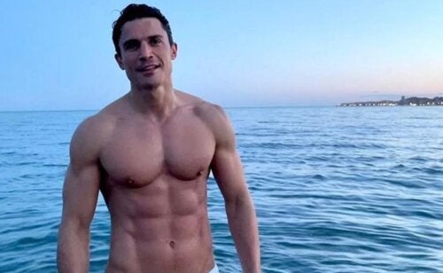 4 øvelser for å få brystmuskler som Álex González