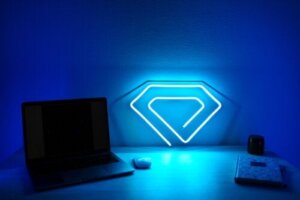 7 tips for å dekorere hjemmet ditt med neonlys