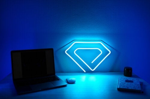 7 tips for å dekorere hjemmet ditt med neonlys