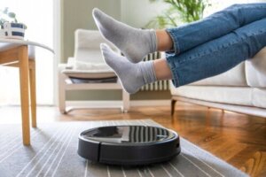Robotstøvsugeren: fordeler og ulemper