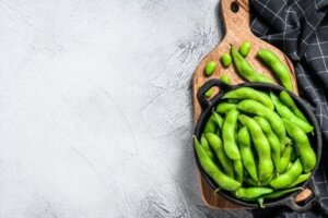 Edamame: Ernæringsmessige egenskaper og oppskrifter