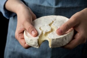 Camembert: Ernæringsmessig verdi og fordeler