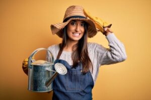 Unngå disse 7 feilene i hagearbeid og få plantene dine til å blomstre om våren