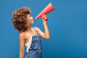 En kvinnes stemme endres i løpet av menstruasjonssyklusen