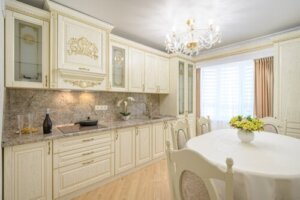 Nyklassisk dekorasjonsstil: Hva består den av?