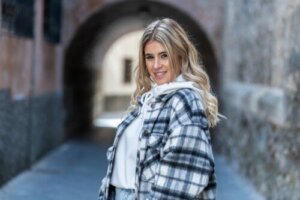 Smoky Gold: Den siste hårtrenden for et yngre utseende