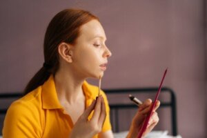 5 aktive ingredienser som hjelper til med å gjenskape aknepåvirket hud