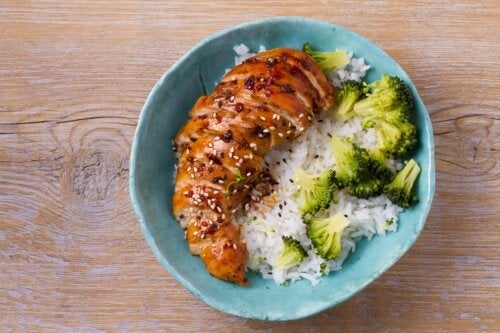 Oppskrift på enkel og deilig kylling i svart saus som alle vil elske