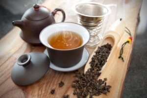 Oolong-te: Lær hvordan du tilbereder den og nyt fordelene