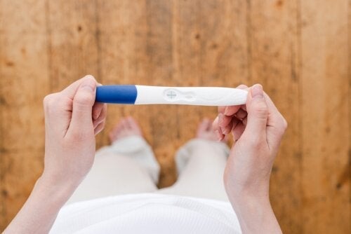 Risikoene i første trimester: Hvorfor venter mange kvinner 3 måneder med å kunngjøre graviditeten sin?