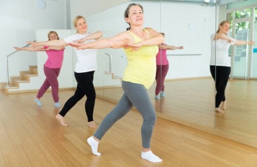 Danseterapi: 5 fordeler og hvordan du kan praktisere det hjemme