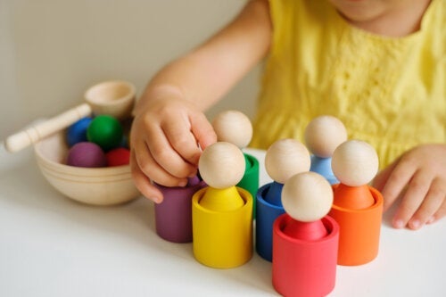Montessori-leker: fordeler og bruk i tidlig oppdragelse