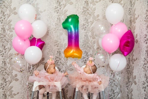 9 ideer for å feire tvillingers bursdag