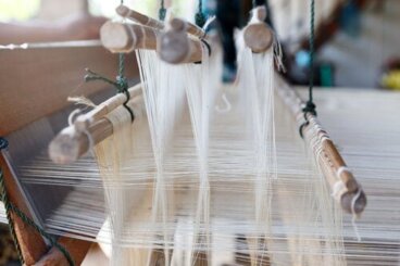 Fra kokonger til klærne dine: Hvordan silke lages