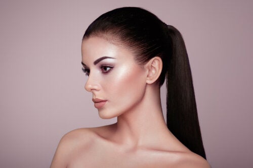 Hva er sminketeknikken «strobing»?