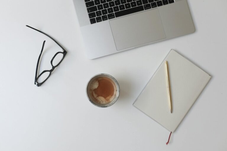 Ikke-invasive måter å beskytte øynene dine mot blått lys på