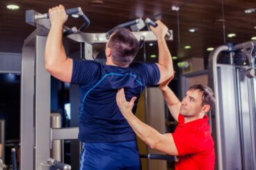 10 mindre kjente øvelser for å definere muskelen Serratus anterior