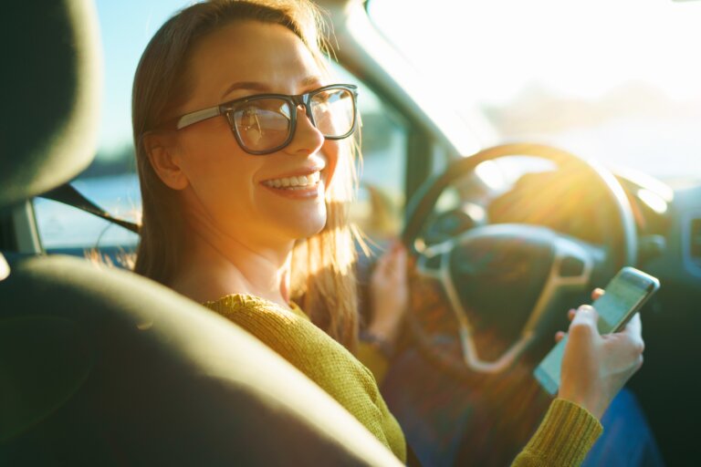Hold deg rolig mens du kjører: tips for å redusere stress under kjøring